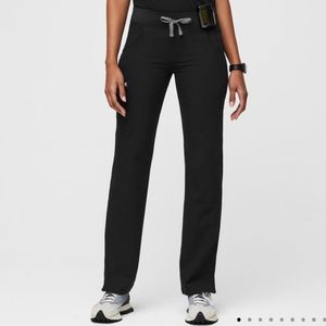 Figs | Kade Cargo Bottoms | S | Black